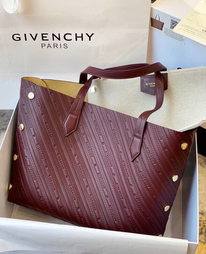 Givenchy-3a630605